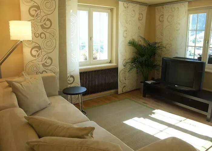 آييني * جريندلوالد